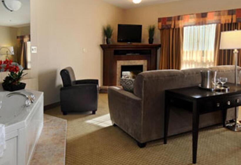 בית מלון כפרי Ramada By Wyndham Weyburn