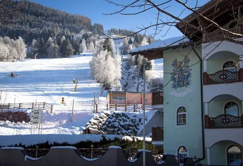 호텔 Rothirsch By Skinetworks