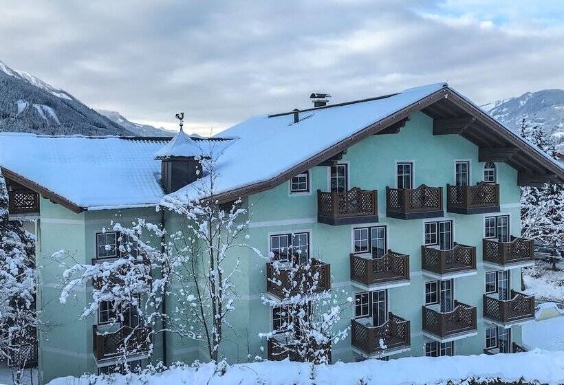 בית מלון כפרי Rothirsch By Skinetworks