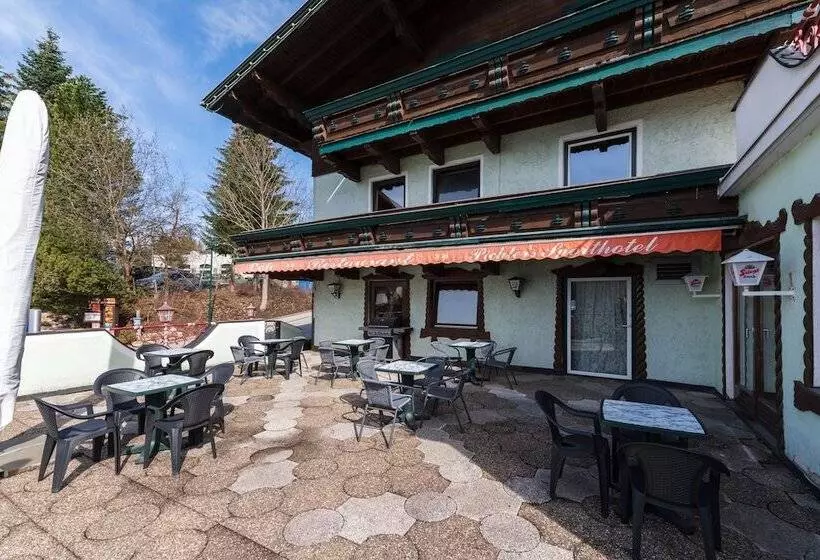 호텔 Rothirsch By Skinetworks