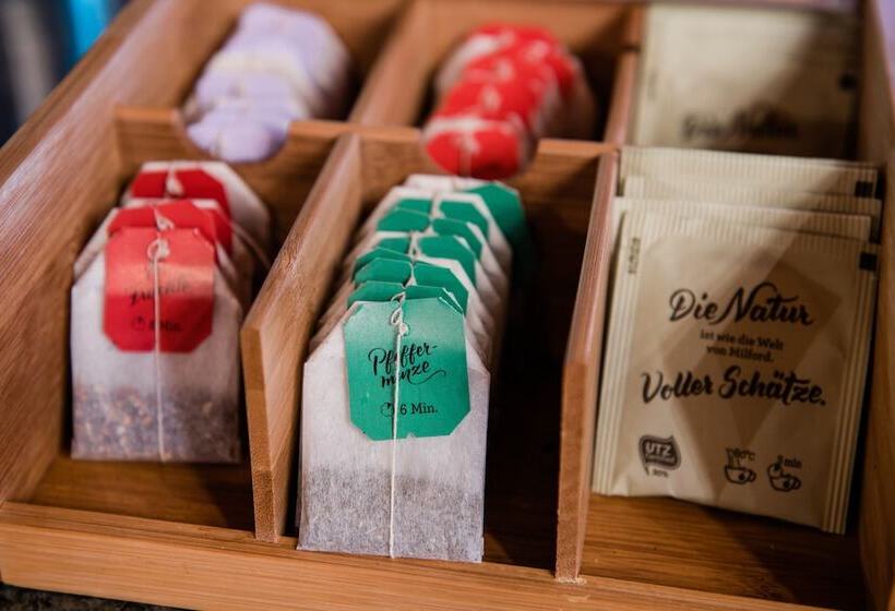 בית מלון כפרי Rothirsch By Skinetworks