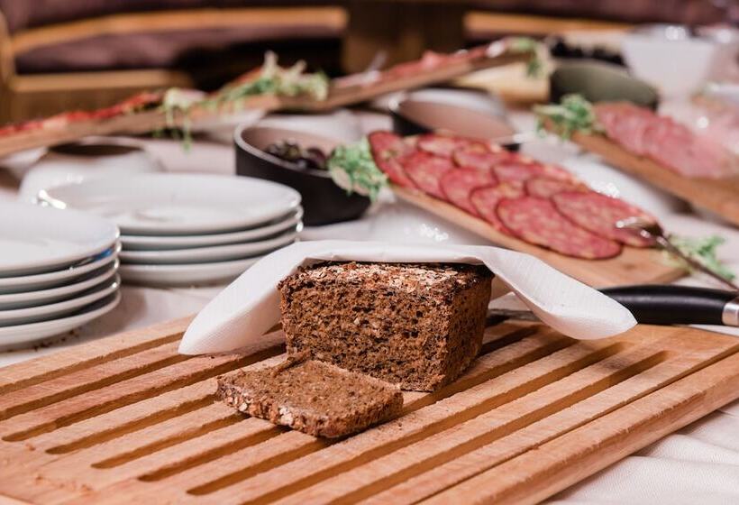 בית מלון כפרי Rothirsch By Skinetworks