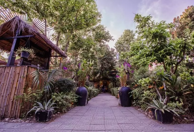 호텔 The Sanctuary Villa Battambang