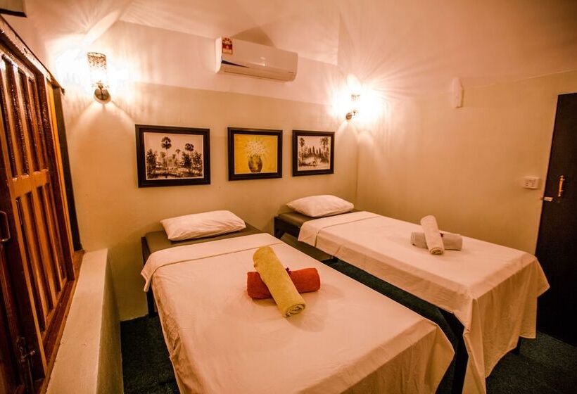 ホテル The Sanctuary Villa Battambang