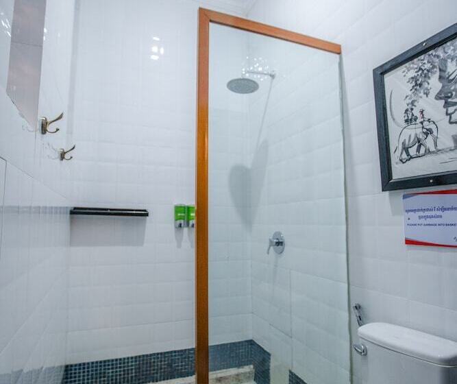 ホテル The Sanctuary Villa Battambang