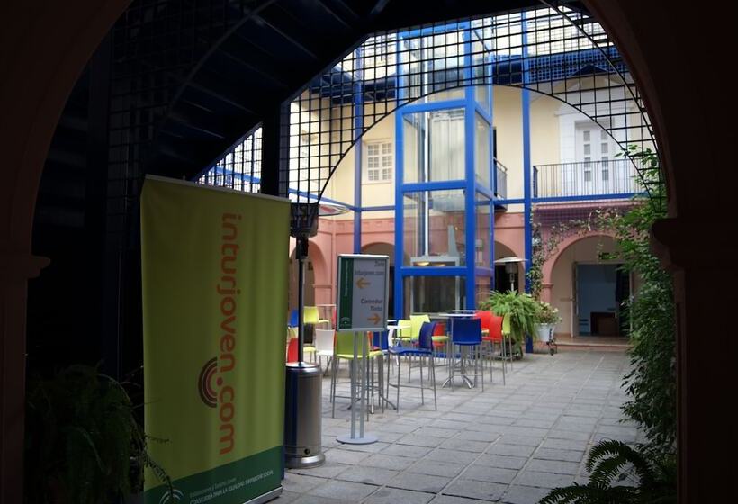 Albergue Inturjoven Huelva Hostel