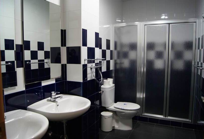 Albergue Inturjoven Huelva Hostel