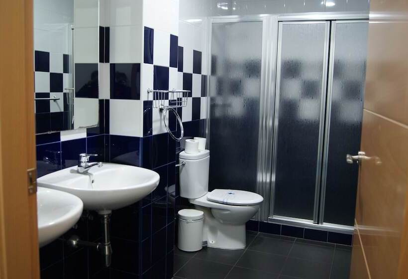 Albergue Inturjoven Huelva Hostel