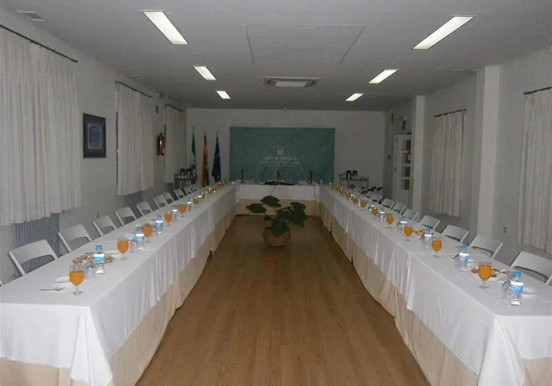 Albergue Inturjoven Huelva   Hostel
