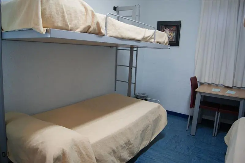 Albergue Inturjoven Huelva   Hostel