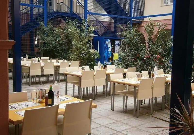 Albergue Inturjoven Huelva   Hostel