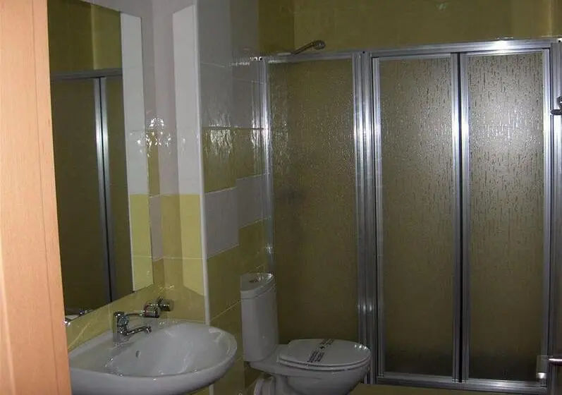 Albergue Inturjoven Huelva   Hostel