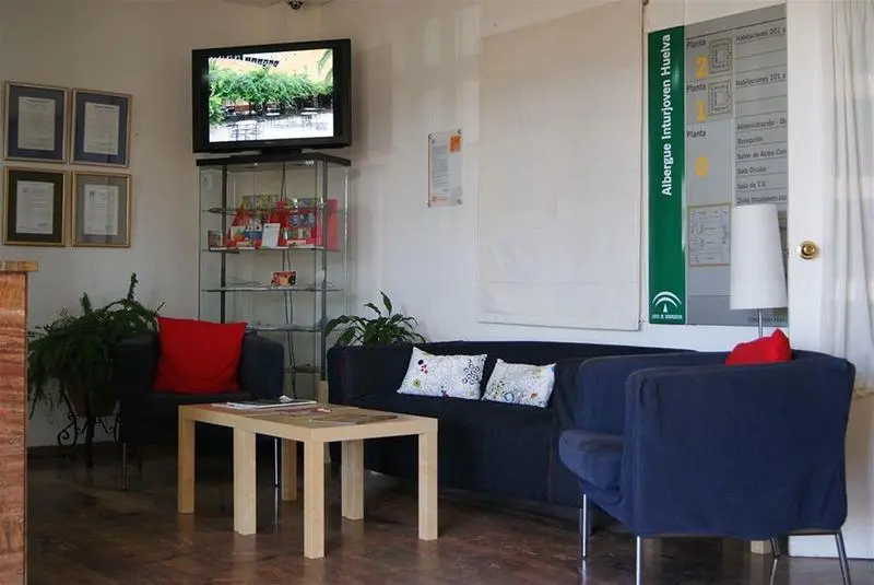 Albergue Inturjoven Huelva   Hostel