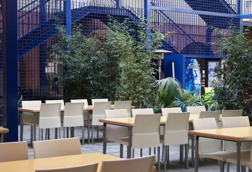 Albergue Inturjoven Huelva Hostel