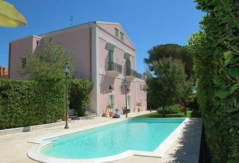 酒店 Casino Ridola