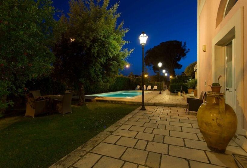 בית מלון כפרי Casino Ridola