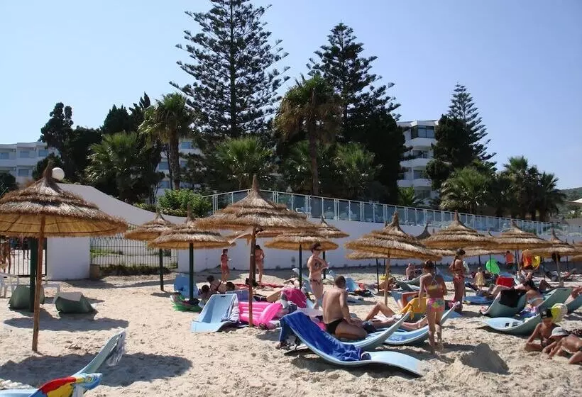 ホテル Corniche Palace