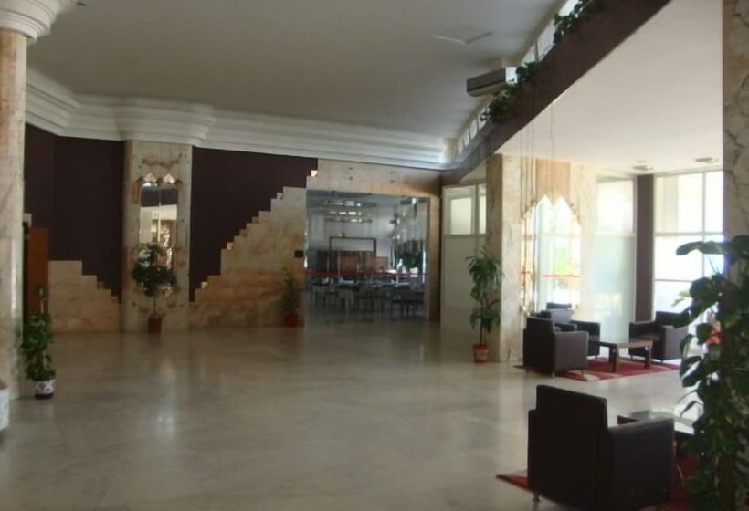 هتل Corniche Palace