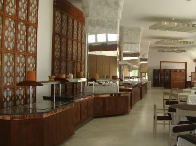 هتل Corniche Palace