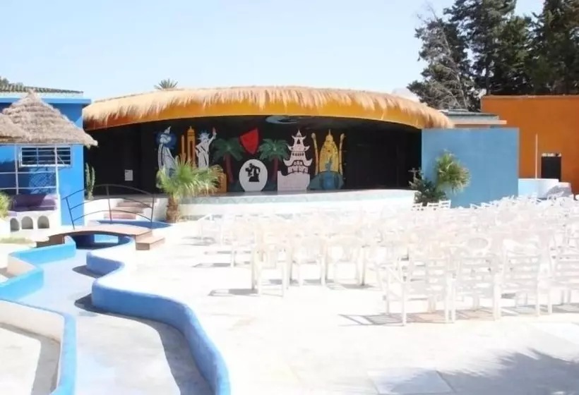 ホテル Corniche Palace