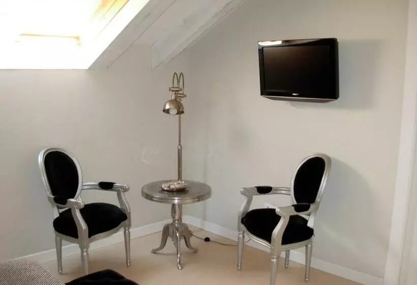 Отель El Jardin De Eugenia