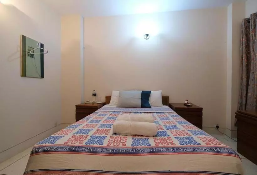 هتل Green House Guest House