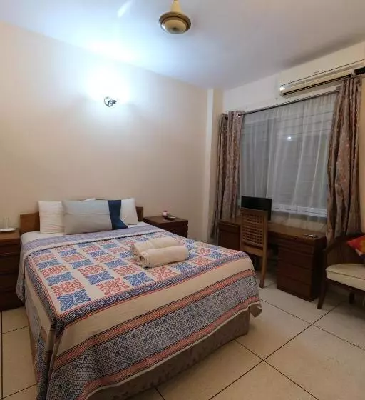 هتل Green House Guest House