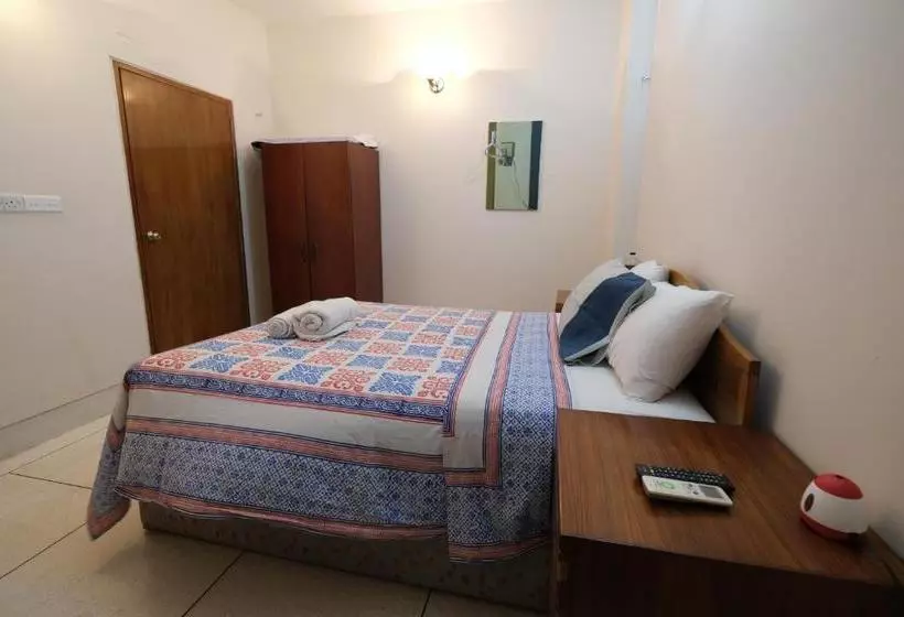 هتل Green House Guest House