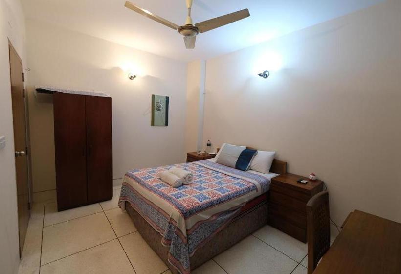 هتل Green House Guest House