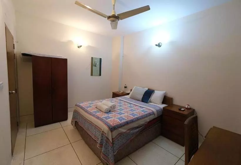 هتل Green House Guest House