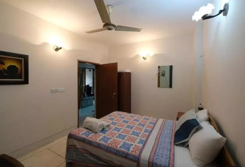 هتل Green House Guest House