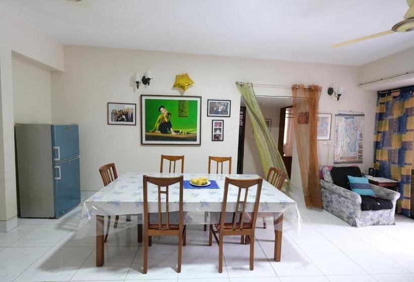 هتل Green House Guest House