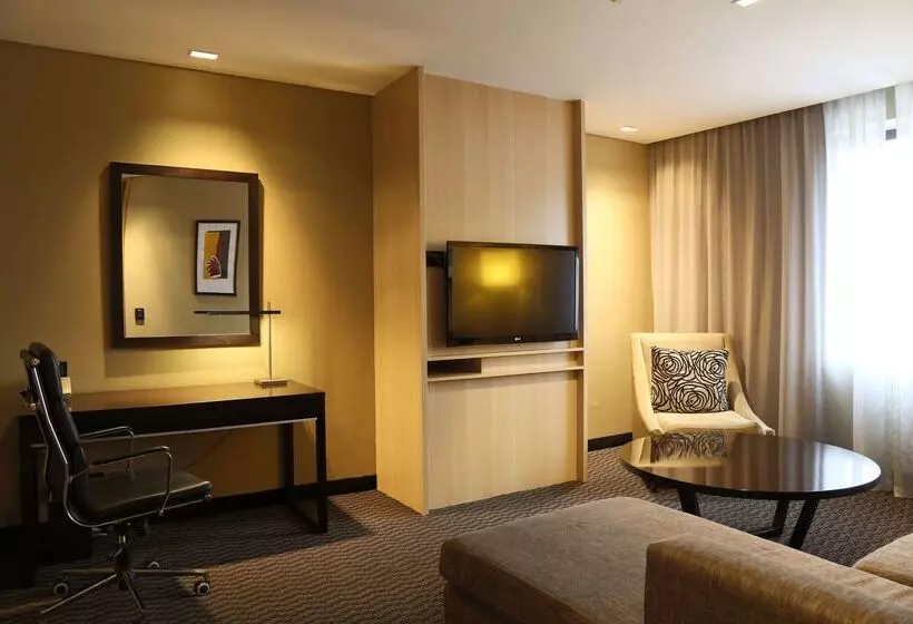 Otel Hilton Garden Inn Tucuman