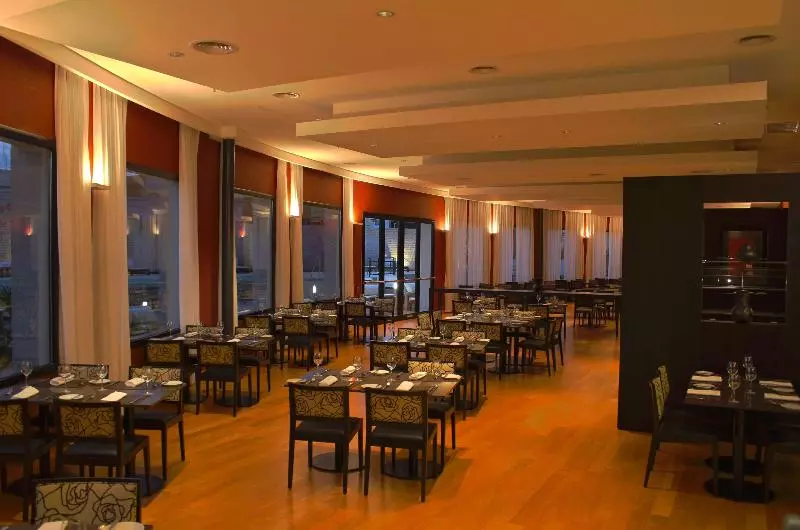 Otel Hilton Garden Inn Tucuman