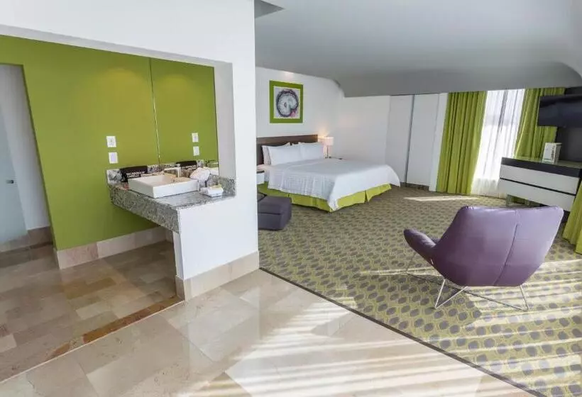 Hotelli Holiday Inn Queretaro Zona Krystal, An Ihg