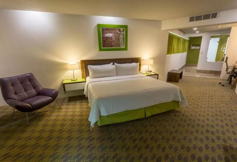 Hotelli Holiday Inn Queretaro Zona Krystal, An Ihg