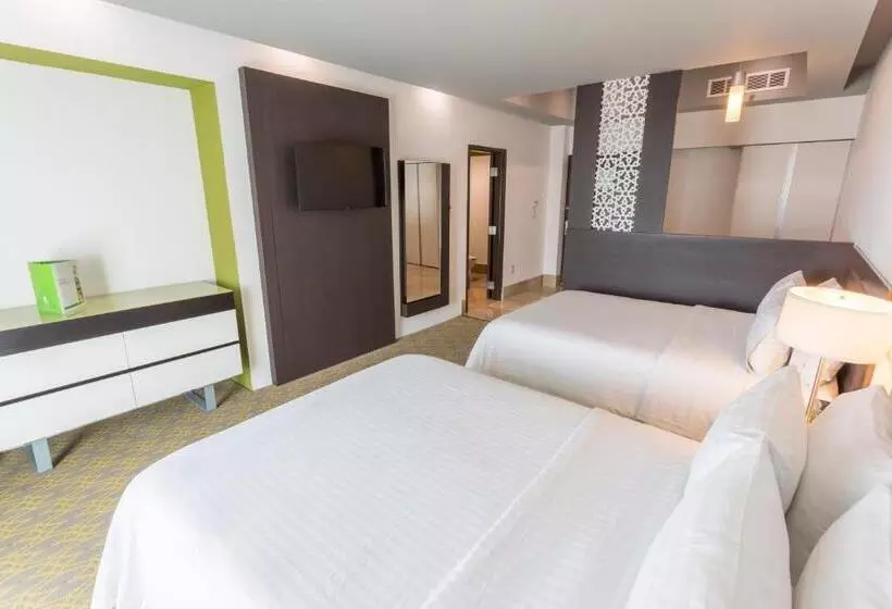 Hotelli Holiday Inn Queretaro Zona Krystal, An Ihg