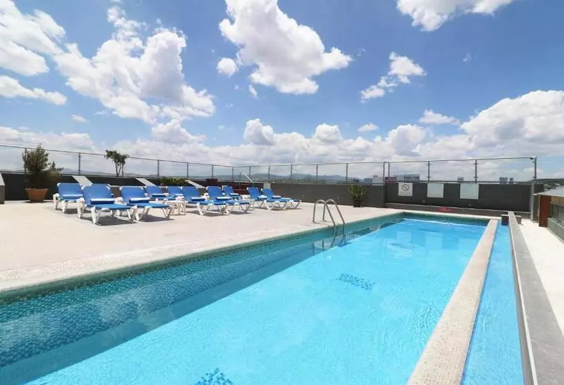 Hotelli Holiday Inn Queretaro Zona Krystal, An Ihg