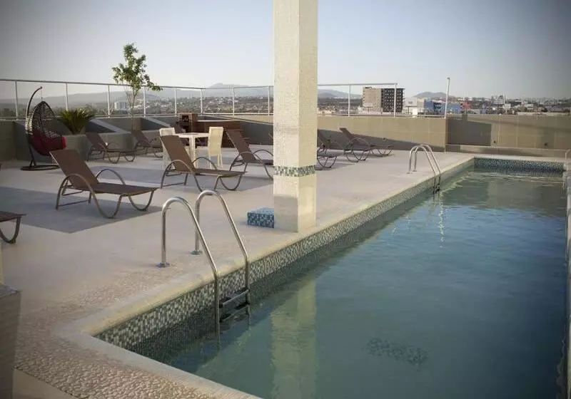 Hotelli Holiday Inn Queretaro Zona Krystal, An Ihg