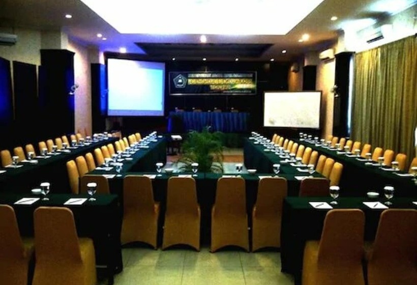 فندق Mega Lestari