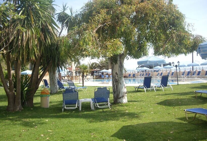 酒店 Ninos On The Beach