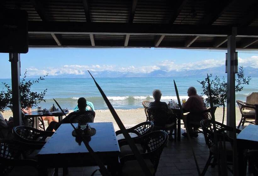 酒店 Ninos On The Beach