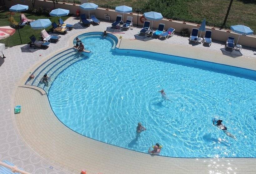 酒店 Ninos On The Beach