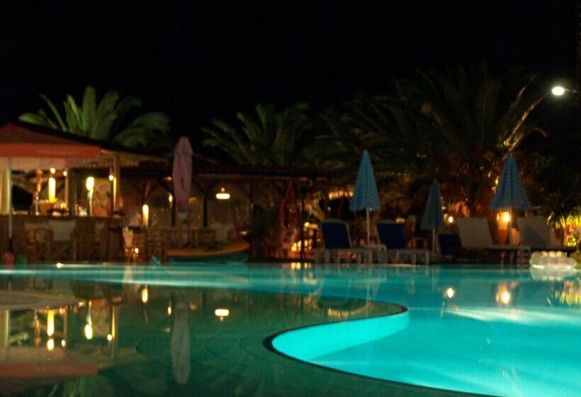 酒店 Ninos On The Beach