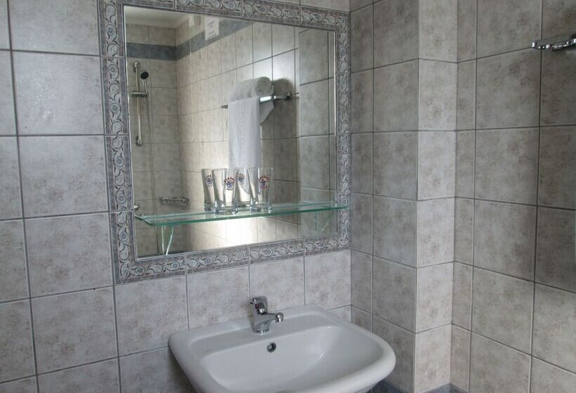 酒店 Ninos On The Beach