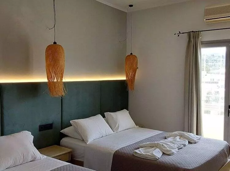 Отель Ninos On The Beach