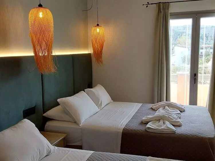 Отель Ninos On The Beach