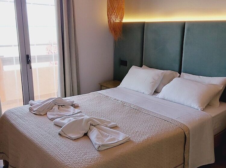 酒店 Ninos On The Beach