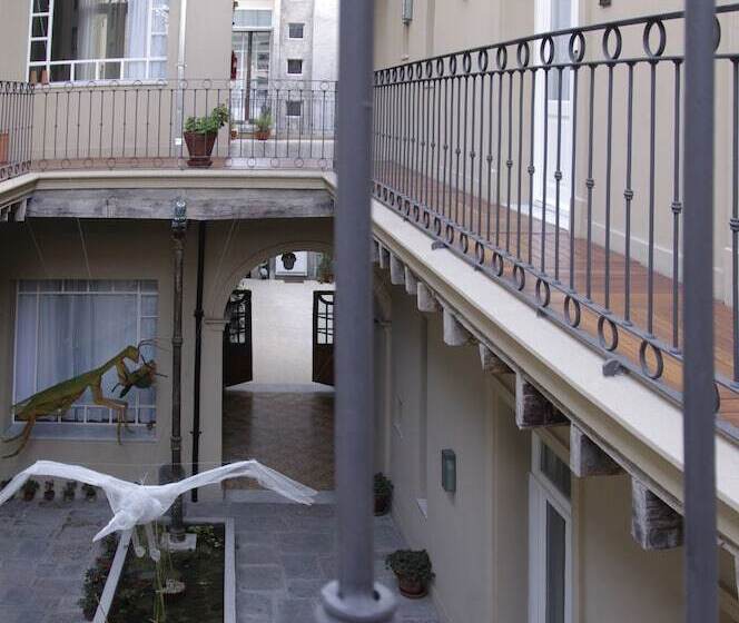 هتل Patios De San Telmo