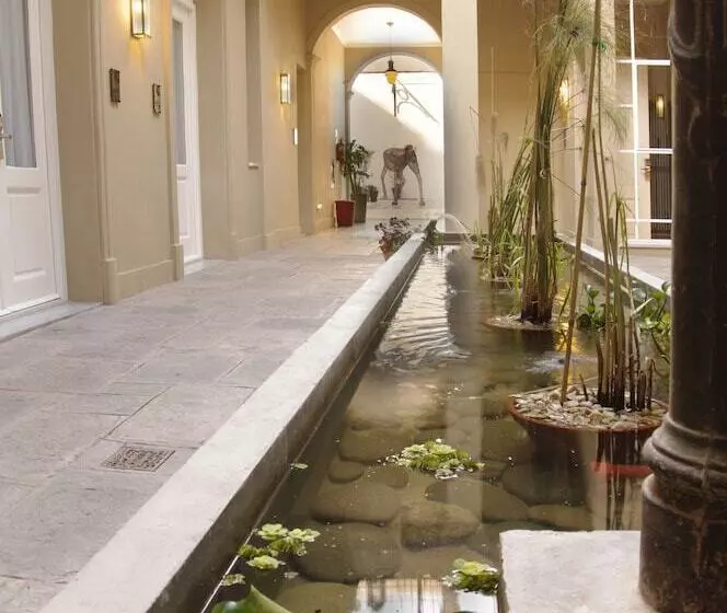 هتل Patios De San Telmo